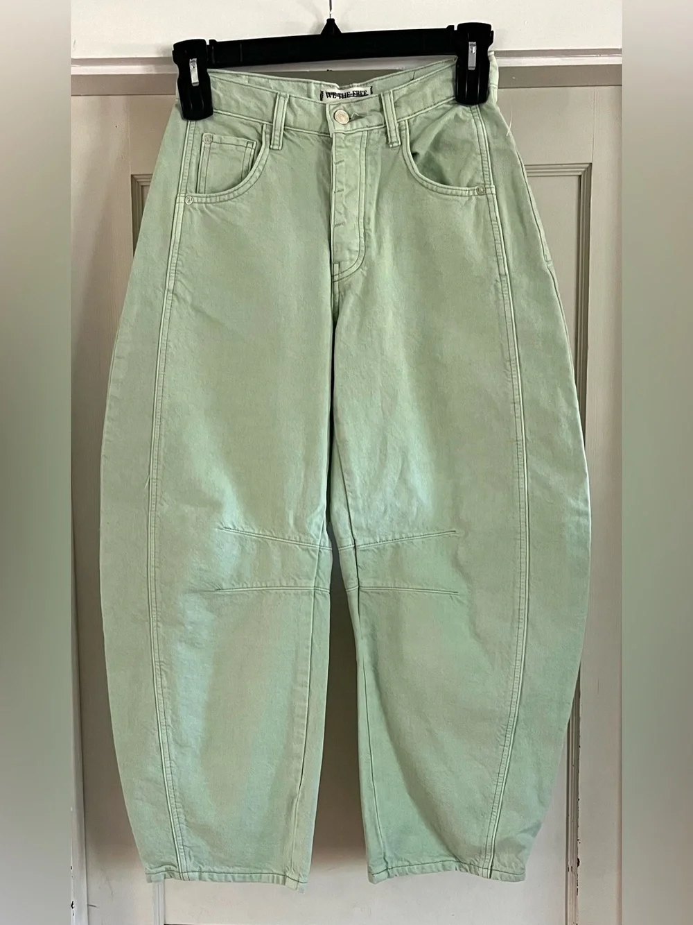 Free People We The Free Lucky You Mid Rise Barrels in Pistachio Size 24 NWOT
